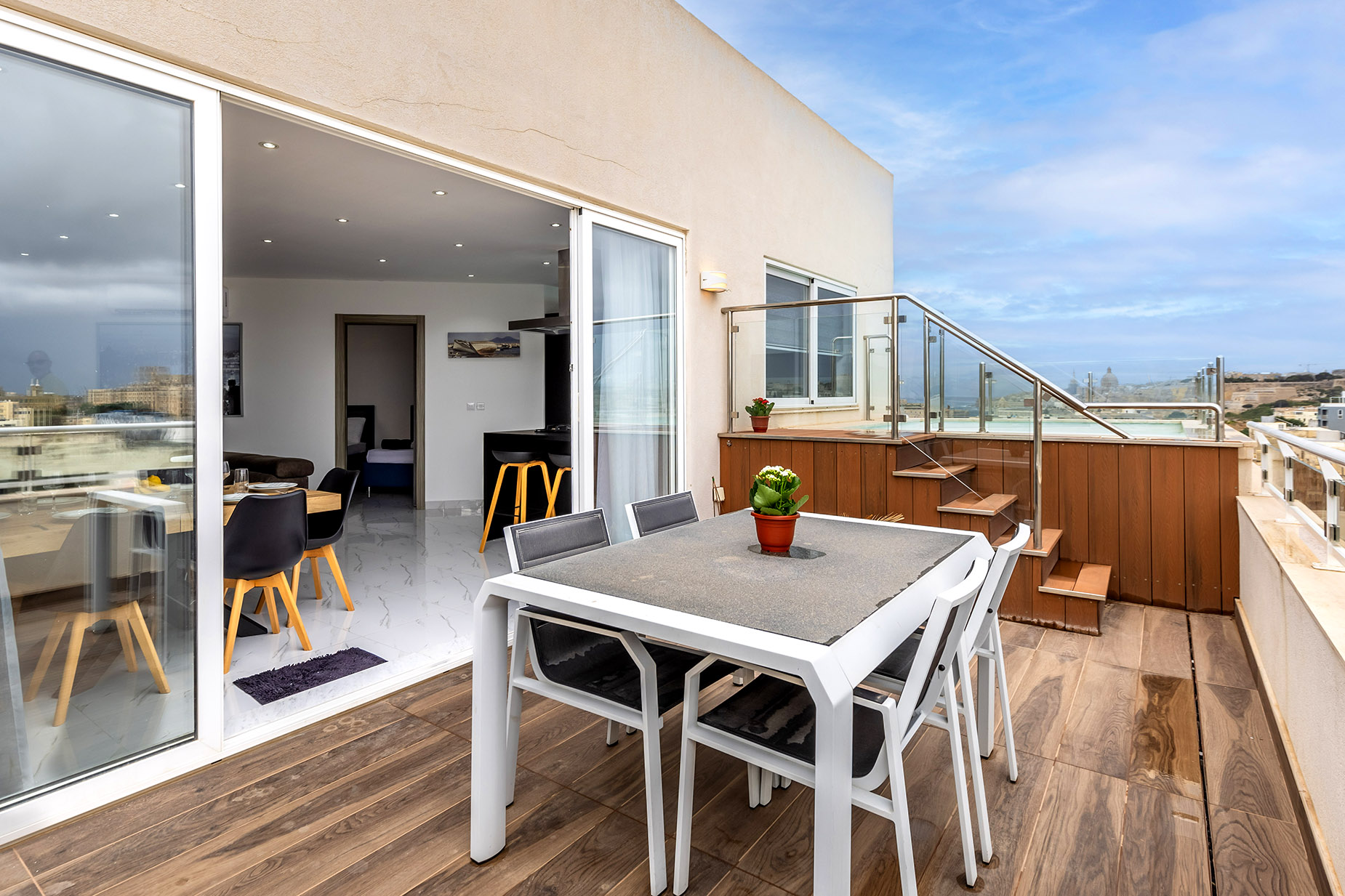 Luxury Penthouse with Pool and Seaview in Ta Xbiex, Malta: The Perfect Vacation Rental